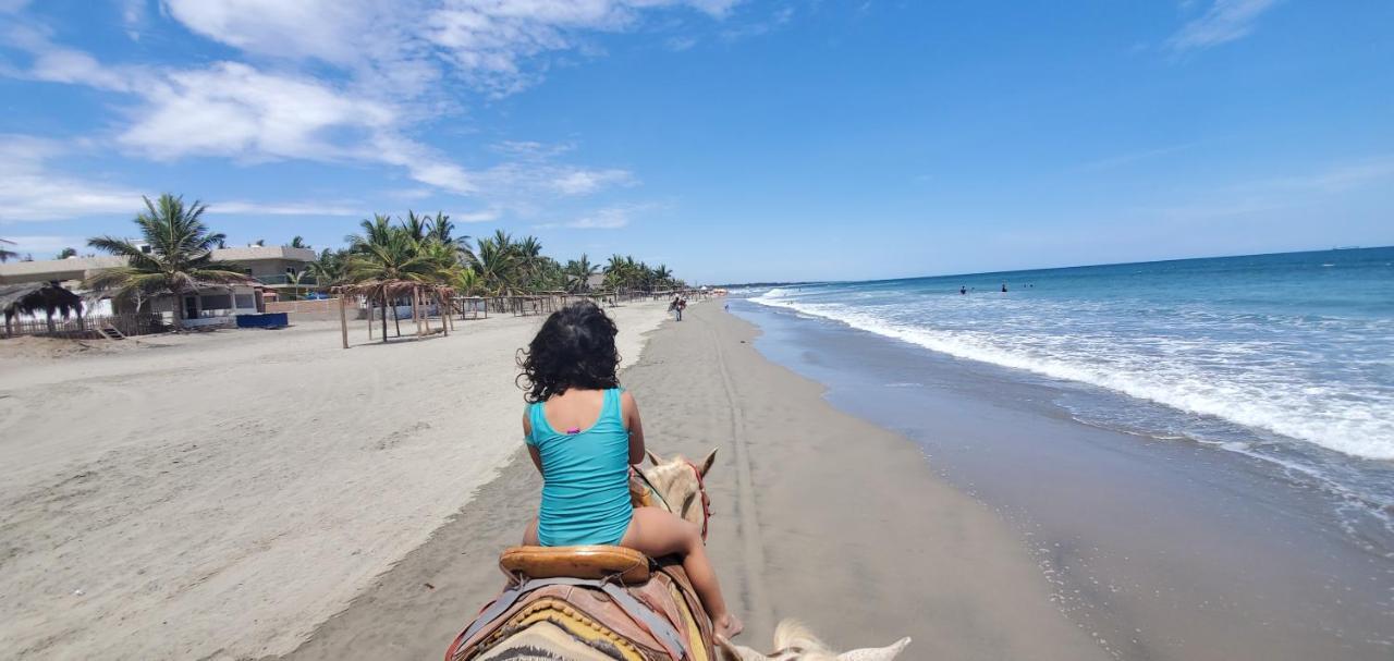 Casa Belen - Beautiful Beach View Home On Stone Island Isla La Piedra Buitenkant foto
